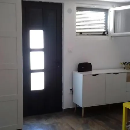 Mit Ueberdachter Terrasse Und Meerblick בית נופש