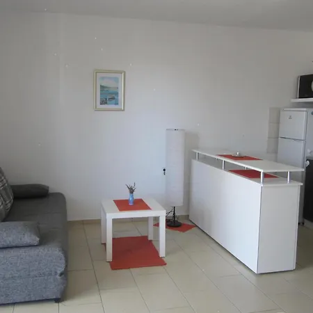 Mit Ueberdachter Terrasse Und Meerblick Holiday home Pakostane